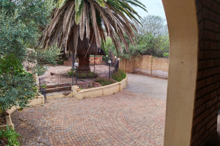 6 Bedroom Property for Sale in Hartbeespoort Rural North West
